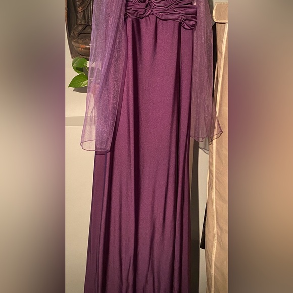 NWOT. Jovani gown size 6. - Picture 2 of 2